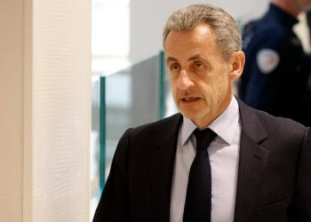 Justicia francesa condena a Nicolás Sarkozy a cinco años de prisión por asociación ilícita