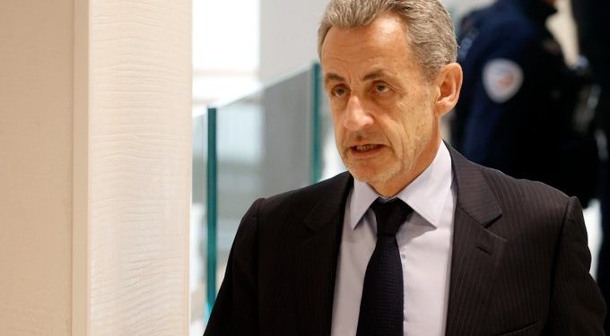 Justicia francesa condena a Nicolás Sarkozy a cinco años de prisión por asociación ilícita