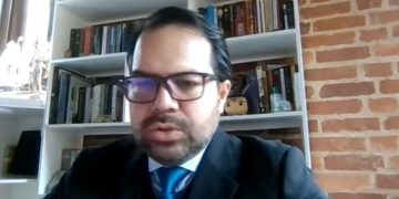 “Pruebas contaminadas y campaña política”: abogado de Nicolás Petro arremete contra Vicky Dávila durante audiencia