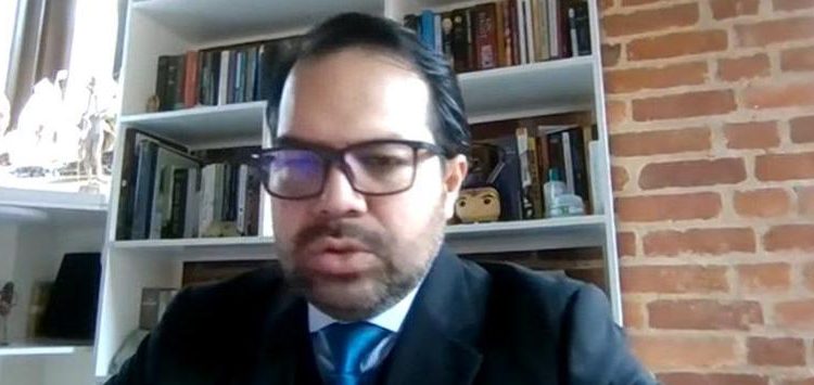“Pruebas contaminadas y campaña política”: abogado de Nicolás Petro arremete contra Vicky Dávila durante audiencia
