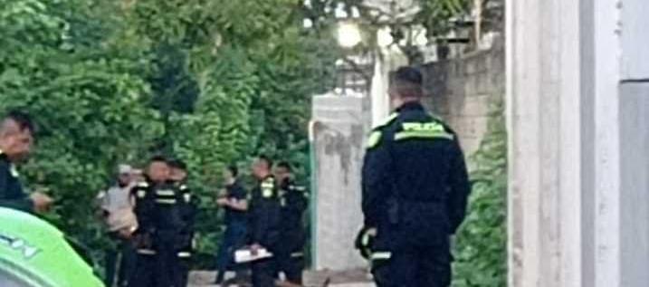 Violento ataque en la vía a Usiacurí deja un joven muerto y otro gravemente herido