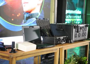 Alcalde Char hizo entrega de equipo de radiolocalización de alta tecnología al GAULA de Barranquilla