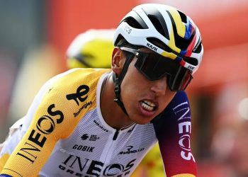 Egan Bernal se derrumba en la Vuelta y Harold Tejada toma la posta colombiana