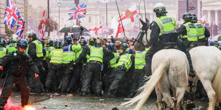 Al menos 26 policías heridos y 25 capturados tras manifestación de la extrema derecha en Londres