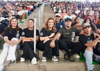 Alcalde Char recibe a 2.500 nuevos estudiantes de la IUB y Universidad al Barrio