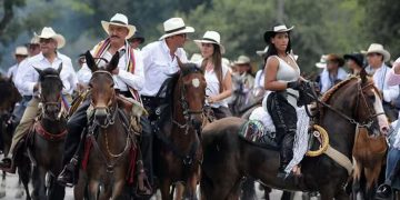 Corte Constitucional aclara: cabalgatas no estarán prohibidas, pero sí se mantienen restricciones a corridas y otros espectáculos con animales