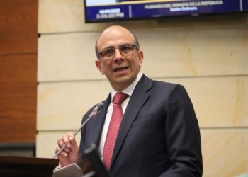 Carlos Camargo es elegido magistrado de la Corte Constitucional con 62 votos en el Senado