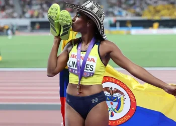 Natalia Linares gana bronce en el Mundial de Atletismo