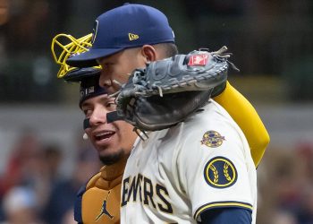 José Quintana brilla con Milwaukee y firma su undécima victoria en la temporada