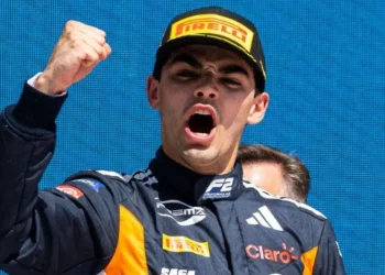 Sebastián Montoya se aferra al Top 10 en la Fórmula 2