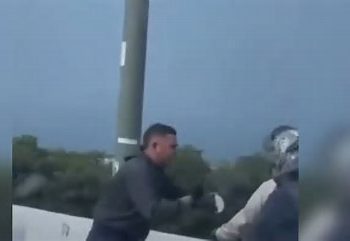 Atraco en el viaducto de Cartagena: motociclista fue despojado de su vehículo en plena vía