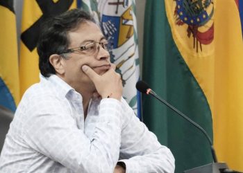 Petro en la mira: piden sanción por no disculparse con periodistas