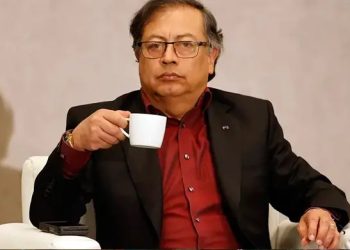 “Trago amargo”: sanciones de EE. UU. complican pago del salario de Petro. Estas son las opciones que tendría el presidente