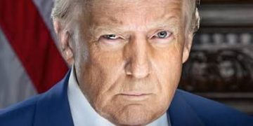 Donald Trump suspende toda ayuda a Colombia y acusa a Gustavo Petro de ser “un líder del narcotráfico”