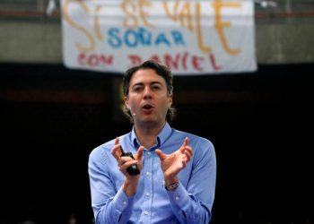 Registraduría pide al CNE aclarar si Daniel Quintero puede inscribirse por firmas a la Presidencia