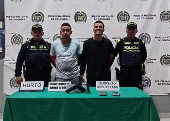 Capturan a dos ladrones que intentaron huir en Spark rojo tras robar tienda en El Recreo