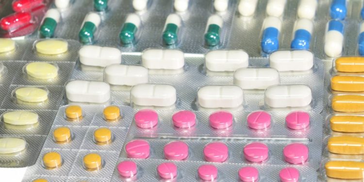 Minsalud asegura que no hay crisis de desabastecimiento de medicamentos en el país