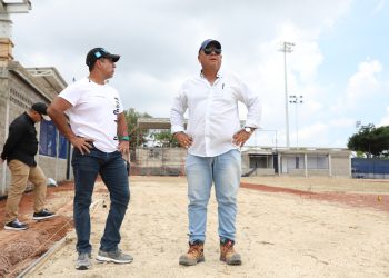 Cancha de béisbol juvenil en La Magdalena estará lista pronto y rendirá homenaje a ‘Poly’ Anaya