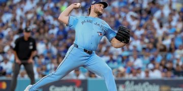 Yesavage impulsa a los Blue Jays rumbo al título