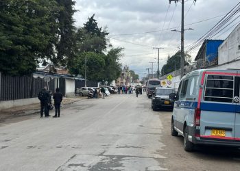 Atentado afuera de La Modelo deja un funcionario muerto y dos heridos en Bogotá