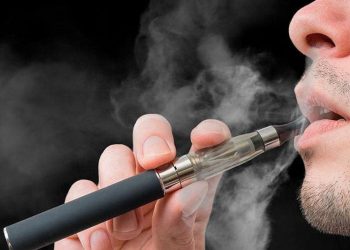 OMS alerta que 15 millones de jóvenes fuman cigarrillo electrónico en el mundo