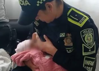Rescatan a recién nacida en la Terminal de Transporte de Bogotá: patrullera la amamantó de urgencia