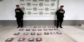 Hallan 25 kilos de cocaína flotando en playas de Santa Verónica durante el festivo