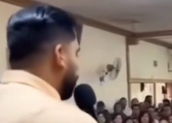 Polémica por pastor que asegura que Dios le ordenó comprar un iPhone 17 Pro Max