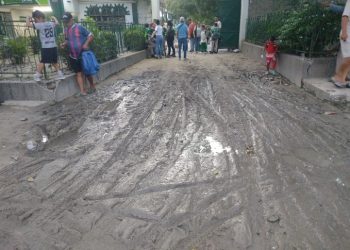 Indignación en Soledad: padres del ITIDA denuncian que salida del colegio se convirtió en un foco de insalubridad