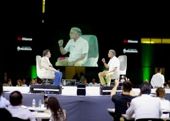 Gobernador Eduardo Verano destacó la alianza público-privada como motor de desarrollo en el Caribe BIZ Forum 2025
