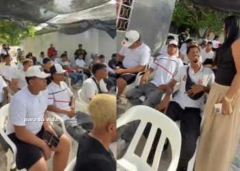 30 jóvenes malamberos inician capacitación en barbería con apoyo de la Alcaldía y la Policía Nacional