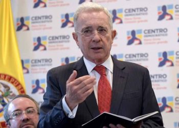 Tribunal de Bogotá absuelve a Álvaro Uribe y anula interceptaciones ilegales en su contra