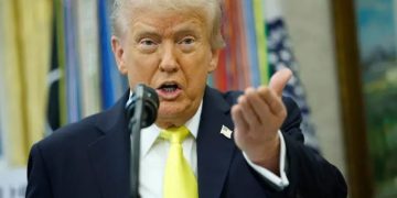 Trump arremete contra Petro y Colombia: “Tienen un líder tonto, un matón”