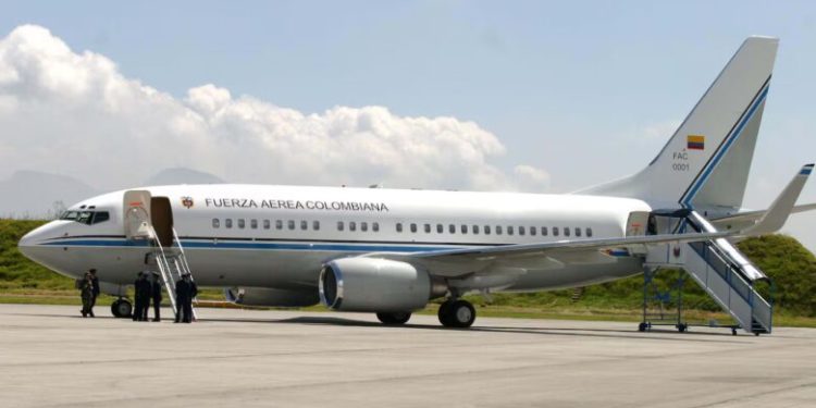 Avión presidencial de Colombia enfrenta rechazo en Arabia Saudita: diez empresas se niegan a brindarle servicio