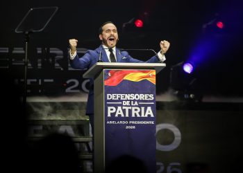 Abelardo de la Espriella asegura que “el mal habita en la Casa de Nariño” en masivo evento en Bogotá
