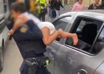 Policía rescata a niño de 2 años que estuvo más de siete horas encerrado en un carro en Bogotá