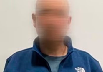 Inadmiten a ciudadano estadounidense que llevaba una cantidad inusual de preservativos en su equipaje