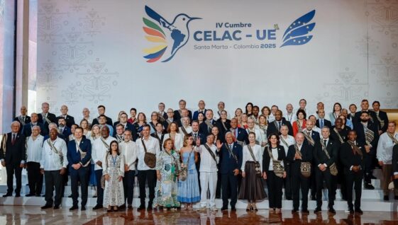 Cumbre CELAC-UE en Santa Marta reclama respeto al derecho internacional y refuerza apoyo a la paz en Colombia
