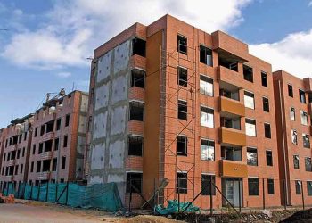 ¡Viviendas sin licencia! Nuevo decreto del Gobierno Petro dinamita la formalidad urbanística en Colombia