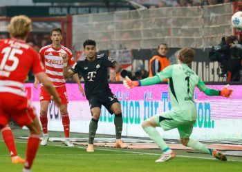 Luis Díaz salva el invicto del Bayern con un golazo de otro planeta