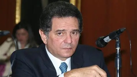 JEP cita a versión al exsenador Julio Manzur Abdala por presuntos vínculos con paramilitarismo en Córdoba