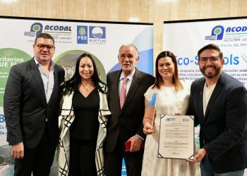 Atlántico para el mundo: Salinas del Rey, primera playa deportiva de América certificada con Bandera Azul