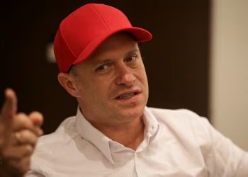 Héctor Olimpo Espinosa propone aplazar encuesta interna de la Fuerza de las Regiones