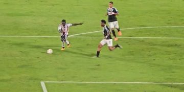 Junior tumba al favorito y revive en los cuadrangulares con un triunfo de carácter