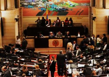 Congreso aplaza para la próxima semana decisión sobre la ley de financiamiento
