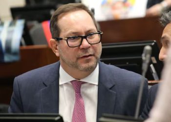 Gobierno Petro choca con el presidente del Congreso por control a la emergencia económica
