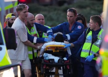 Sube a 16 el número de muertos por tiroteo en la playa Bondi en Sydney; 40 personas siguen hospitalizadas