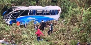 Accidente de bus en carretera de Norte de Santander deja un fallecido y varios lesionados