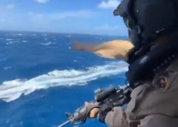Armada intercepta lancha con más de 2,6 toneladas de cocaína en operación aérea sin disparos en el Caribe