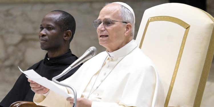 Orar para que todos “los niños del mundo puedan vivir en la paz”, pidió el Papa